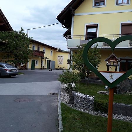 게믈리츠 Obsthof Glueck B&B 외부 사진