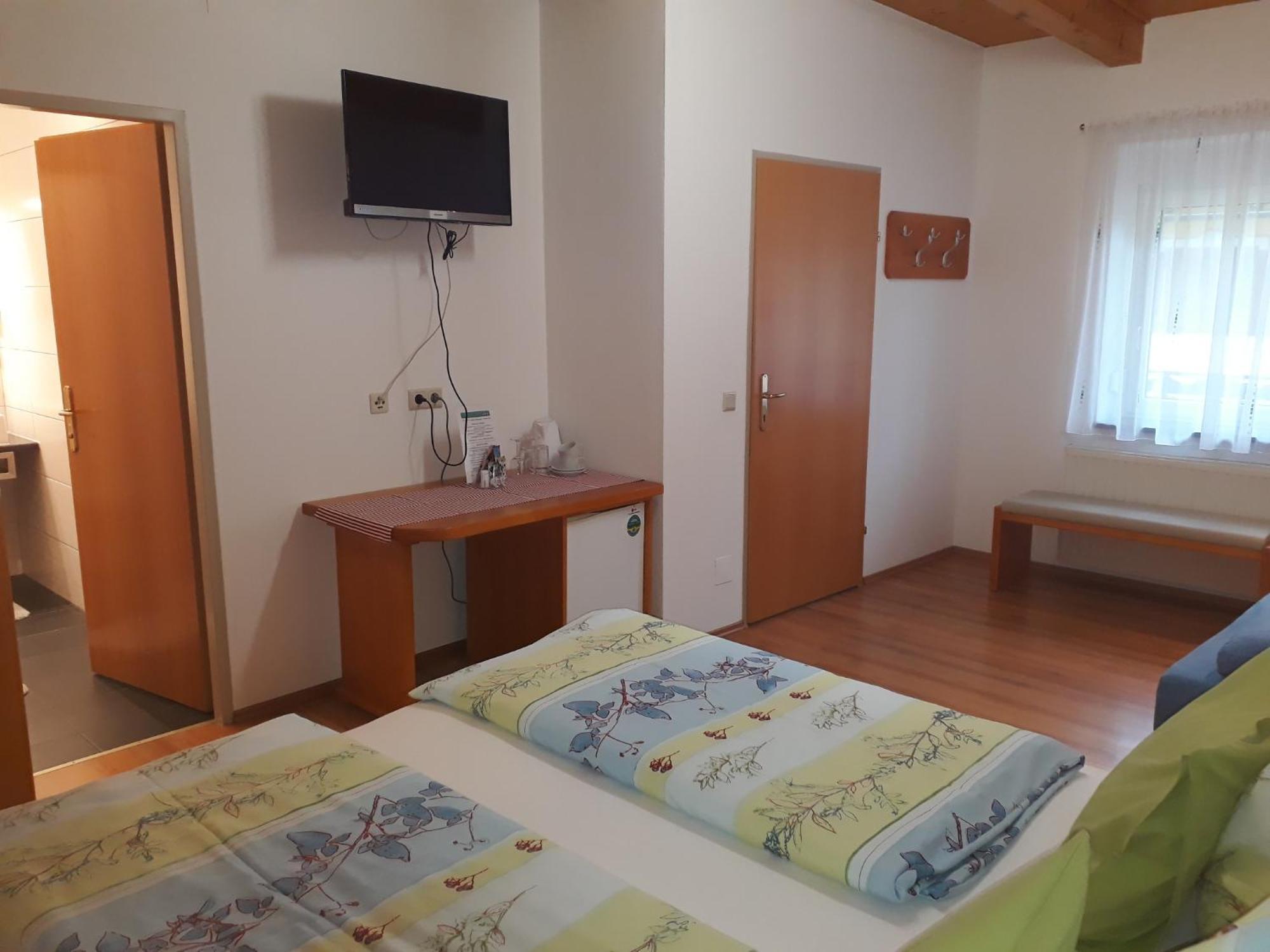 게믈리츠 Obsthof Glueck B&B 외부 사진
