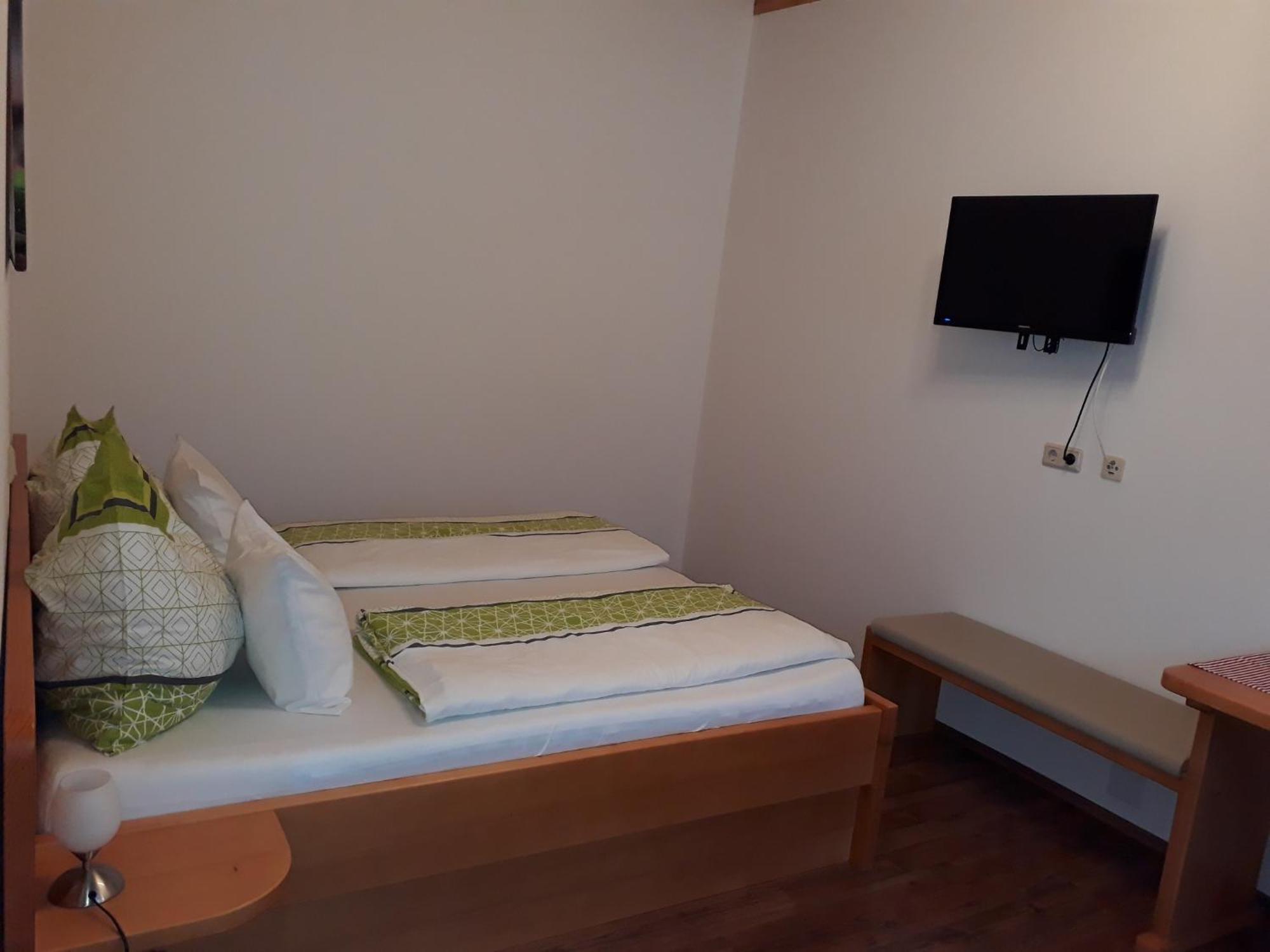 게믈리츠 Obsthof Glueck B&B 외부 사진